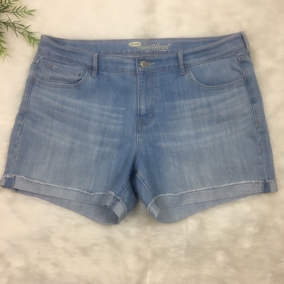 Old Navy Pants - Old Navy The Sweetheart Sz 14 light Cuffed Shorts